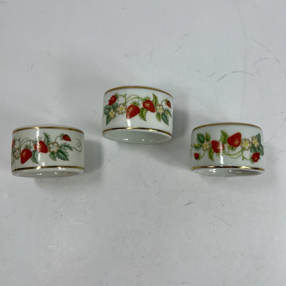 Vintage 1978 Avon Strawberry Napkin Rings With Gold Trim Set Of 3 Porcelain